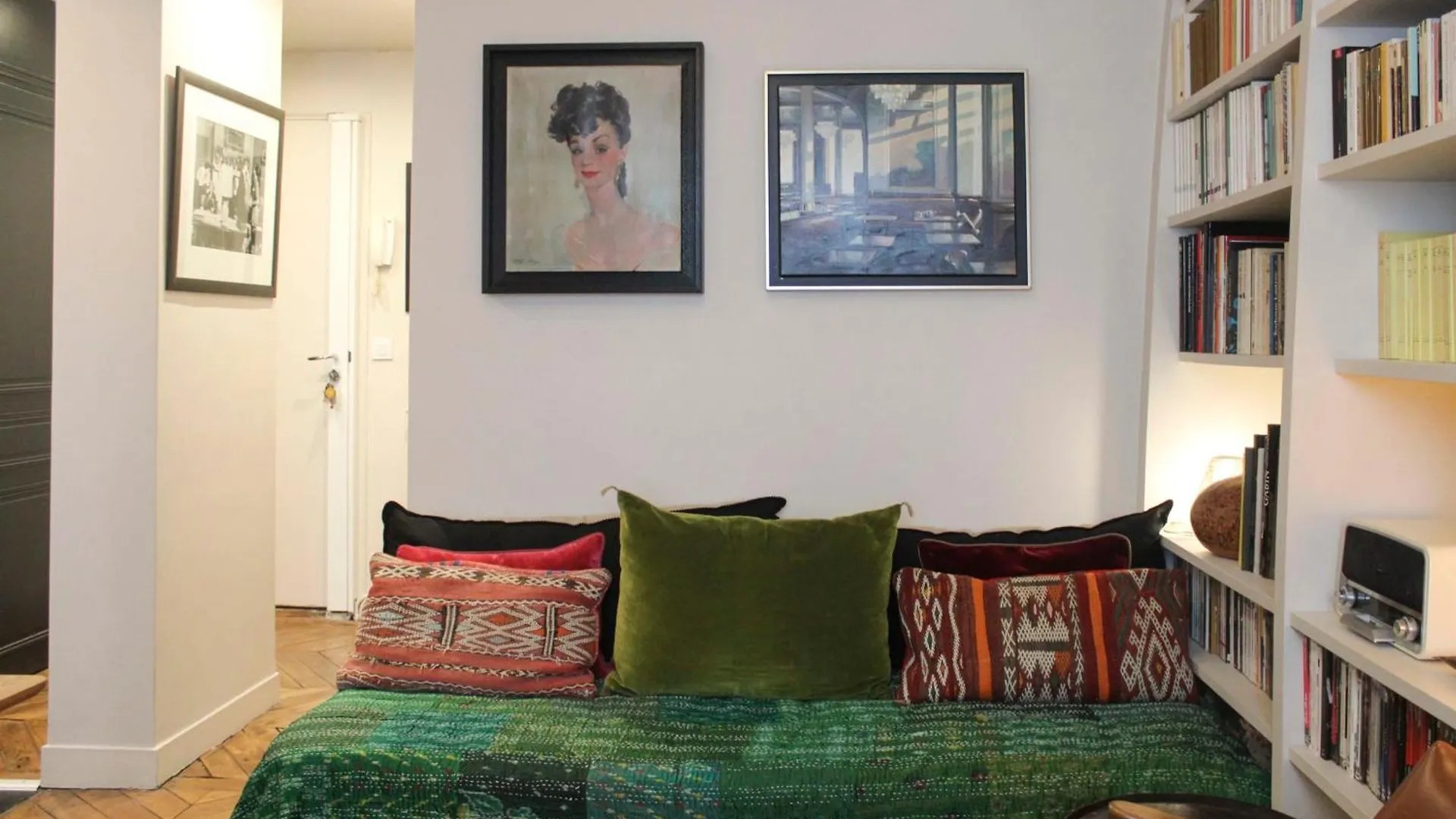 Cozy Nest Near The Marais